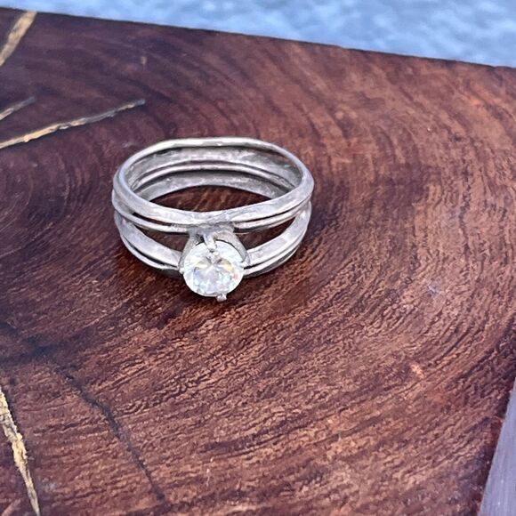Vintage Cocktail Ring Size 8 1/4 Sterling Silver and rhinestone Sparkly Jewelry - Picture 1 of 10